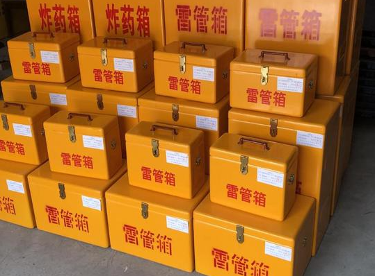 卫东玻璃钢雷管箱的使用寿命一般是多少？